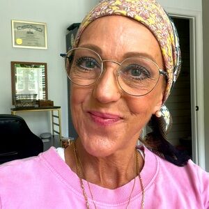 Meet your Posher, Deborah